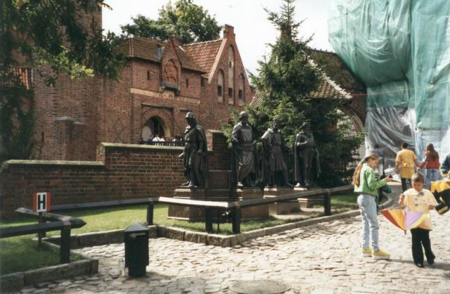 Malbork - Dziedziniec Zamku redniego